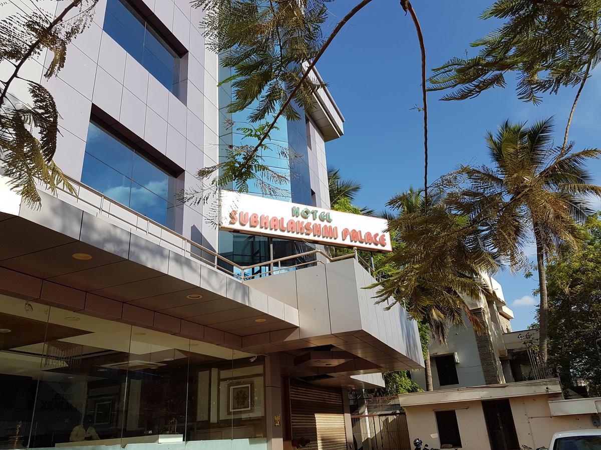 Hotel Subhalakshmi Palace Kāraikkudi Buitenkant foto