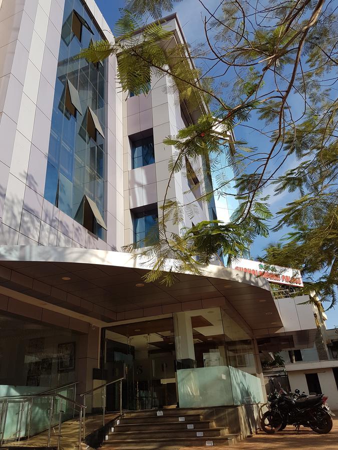 Hotel Subhalakshmi Palace Kāraikkudi Buitenkant foto