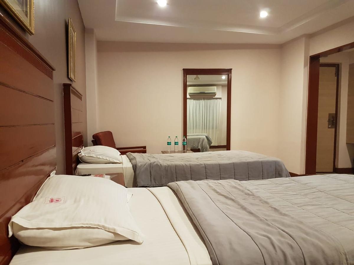 Hotel Subhalakshmi Palace Kāraikkudi Buitenkant foto