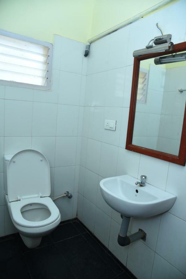 Hotel Subhalakshmi Palace Kāraikkudi Buitenkant foto