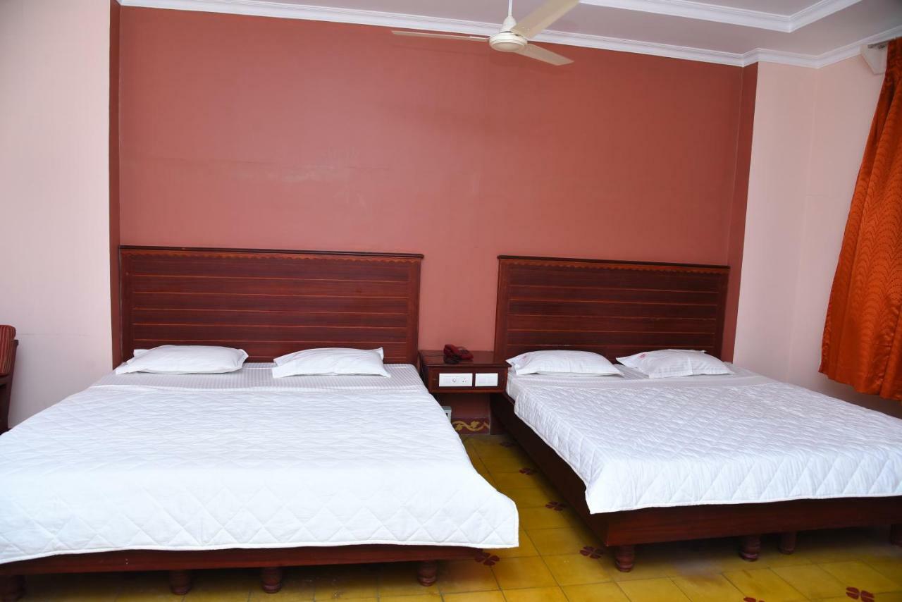 Hotel Subhalakshmi Palace Kāraikkudi Buitenkant foto